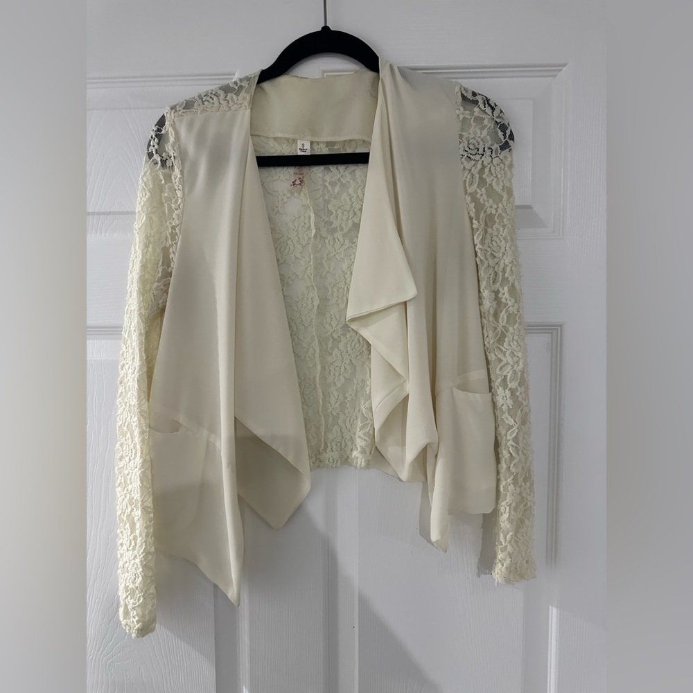 Entro Cream Lace Blazer Size Small